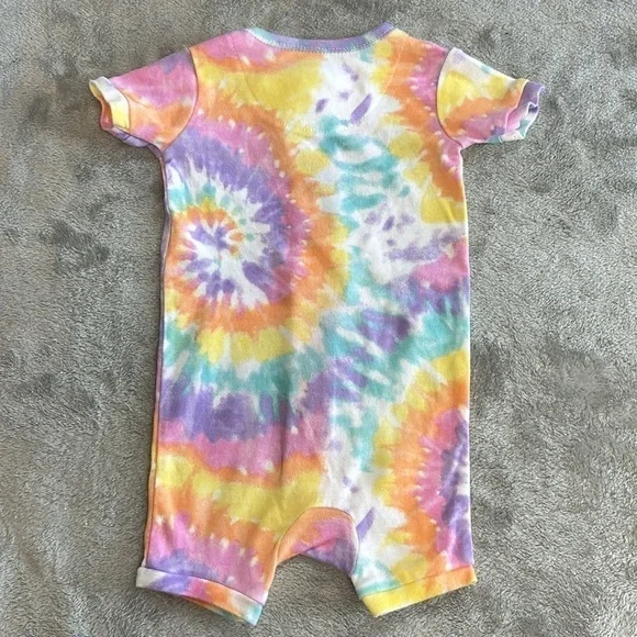 The Children’s Place - Newborn  tye died short sleeve shorts romper. 0-3… - Picture 4 of 4